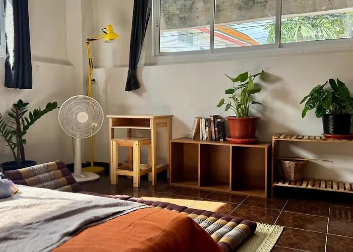 Baan Padseeew - Rooftop Riverview 2nd Floor Apartment